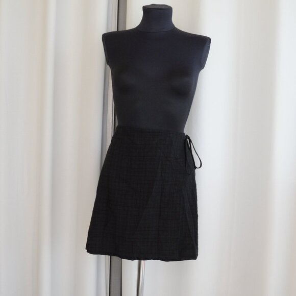 NWT Frank and Oak Seersucker Black Plaid Mini Wrap Skirt Sz L - Picture 2 of 8
